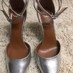 H by Halston Silver Metallic heels.  6.5 size